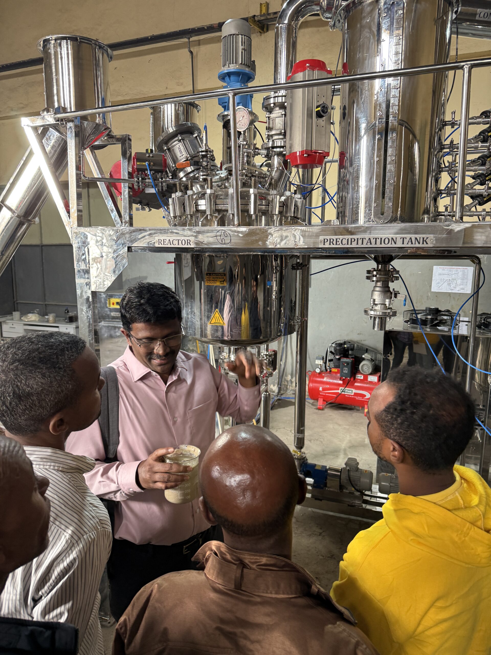 Dr Madhan (CSIR-CLRI) demonstrating to tanners the by-products from the process